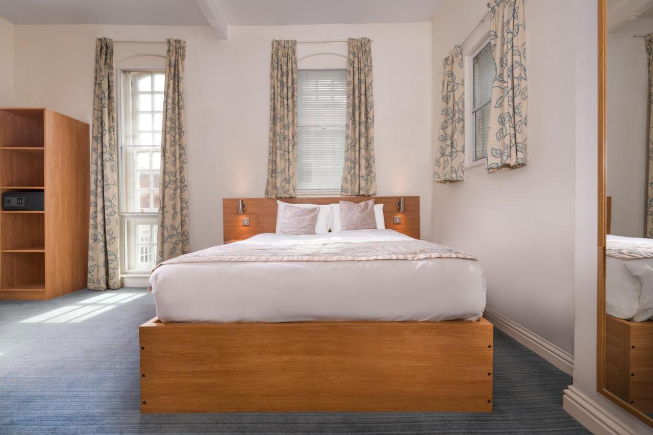 Fox Connaught London Excel Hotel Bagian luar foto